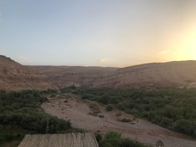Others 5, ACHAHOUD CHEz LA BELLE FIBULLE, Ouarzazate