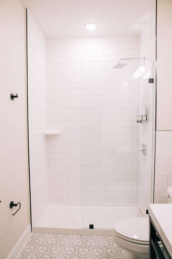 Bathroom 4, The St. Clair, Franklin