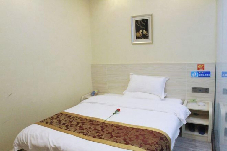 Bedroom 2, Jianghua Yunlong Convenient Hotel, Yongzhou