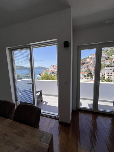 Others 3, Villa Ljiljana, Herzegovina-Neretva