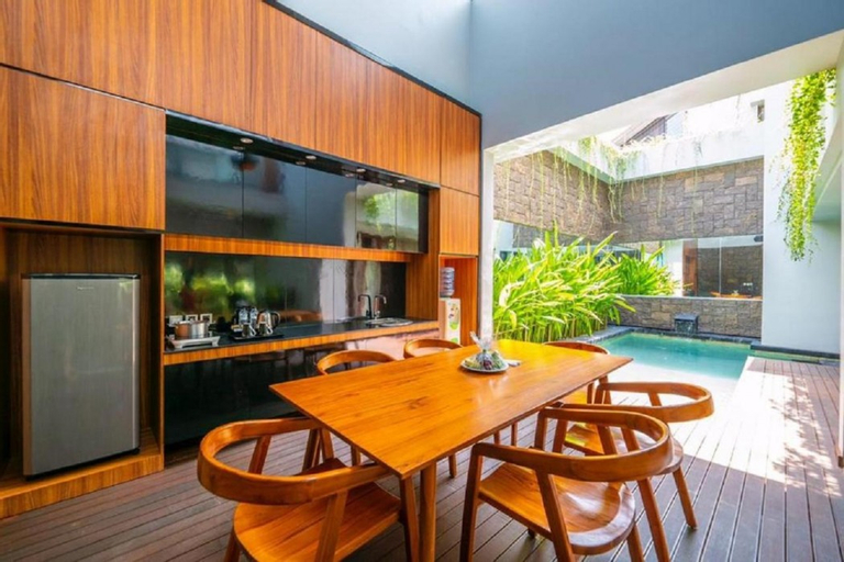 Dining Room 8