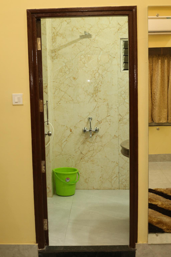 Bathroom 4, Hotel Shangri La, North 24 Parganas