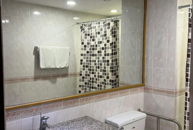 Bathroom 11