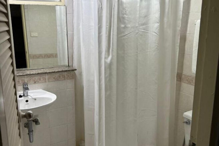 Bathroom 27