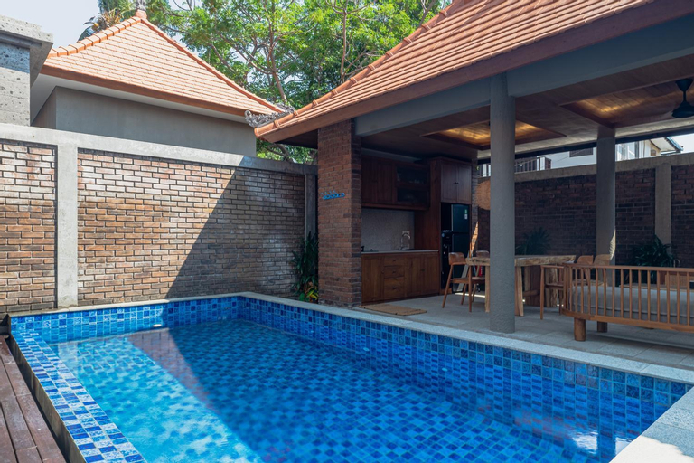 Swimming Pool 16