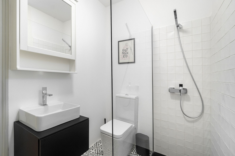 Bathroom 4, Lisbon's Heartbeat Your Premier Address, Lisbon