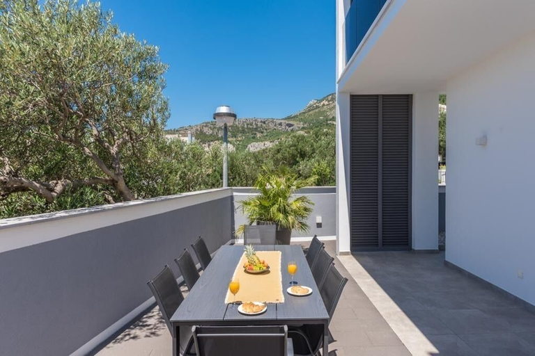 Others 5, Villa Simon, Makarska
