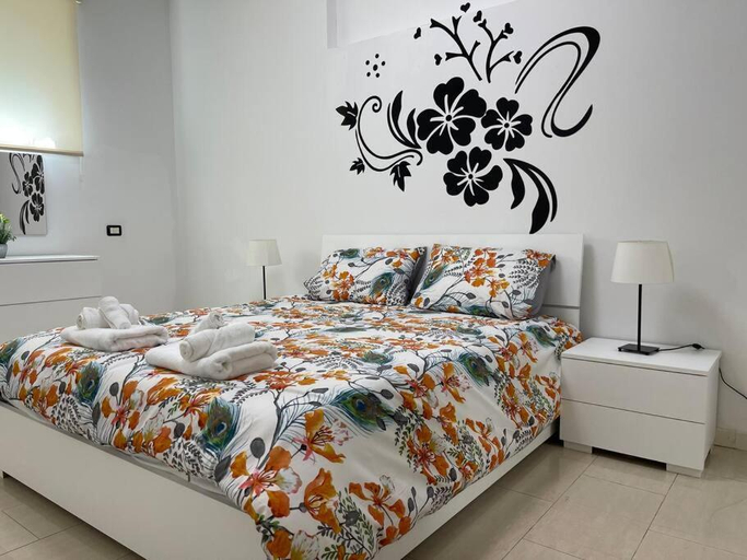 Bedroom 2, BG Central Premium Suite con parcheggio, Bergamo