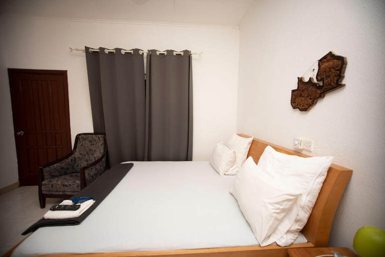 Others 4, Marysin Guest house, Accra