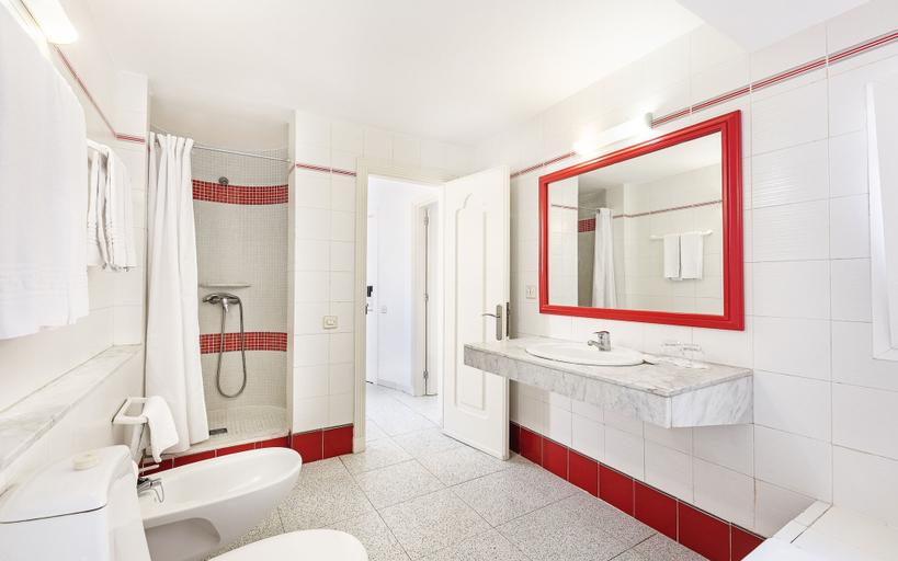 Bathroom 4, Apartamentos LIVVO Koala Garden, Las Palmas