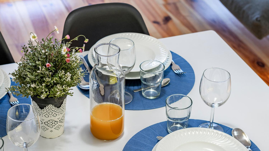 Food & Drinks, Fernandes Tomas 424 by LovelyStay, Porto