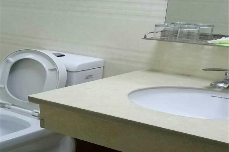Bathroom 3, Yandang Mountain Xiufeng Tower, Wenzhou