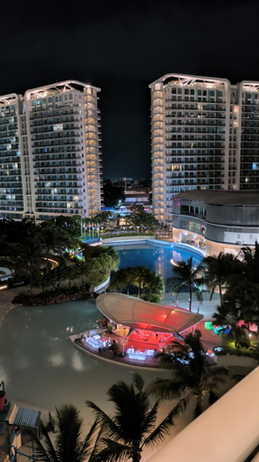 Others 2, Beach View Unit In Azure Urban Resort Residences, Parañaque