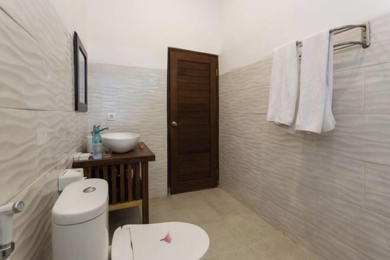 Bathroom 27