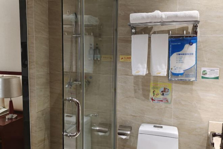 Bathroom 4, Jiangbin Hotel, Chongzuo