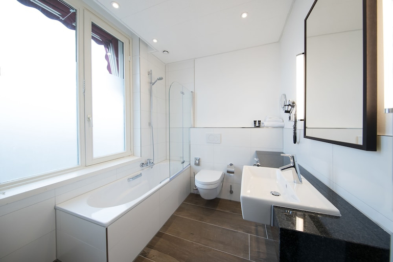 Bathroom 3, Bilderberg Grand Hotel Wientjes, Zwolle