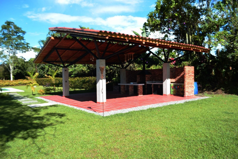 Others 5, finca el arrullo, Armenia