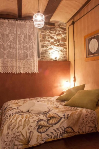 Bedroom 2, Casa Candelaria, Huesca