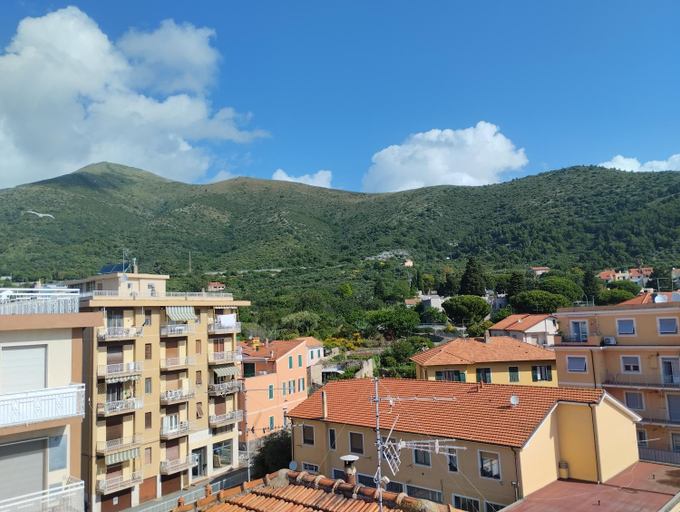 Exterior & Views 10