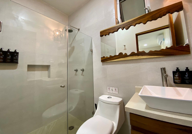 Bathroom 4