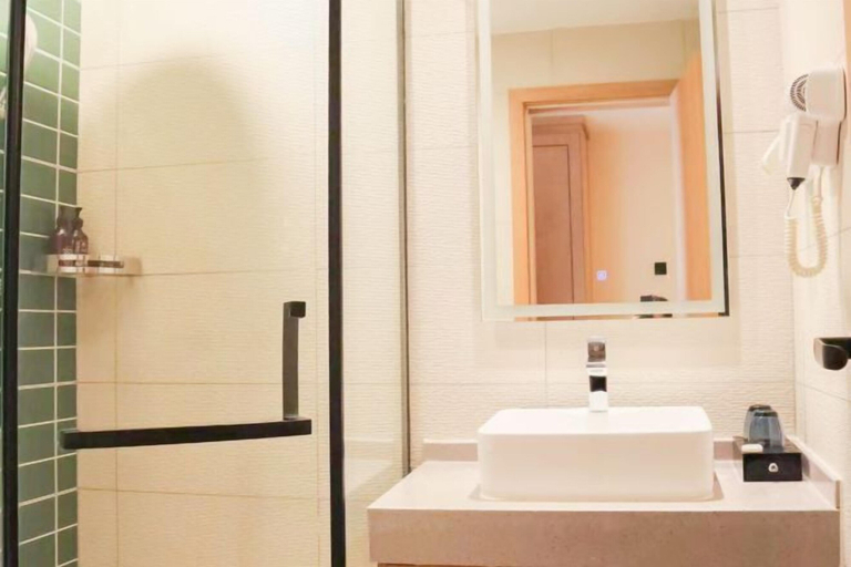Bathroom 10