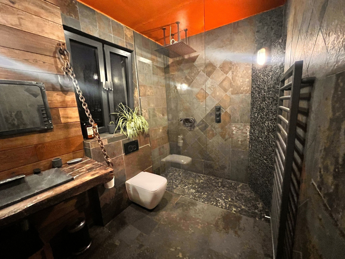 Bathroom 2, Designer Villa With spa and Magical Views, 5 bdr, London