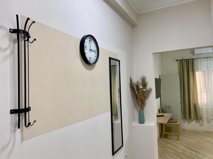 Bathroom 5, A modern flat in the centre, Attica