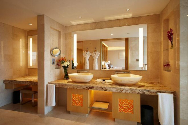 Bathroom 18