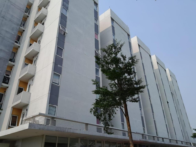 Exterior 2