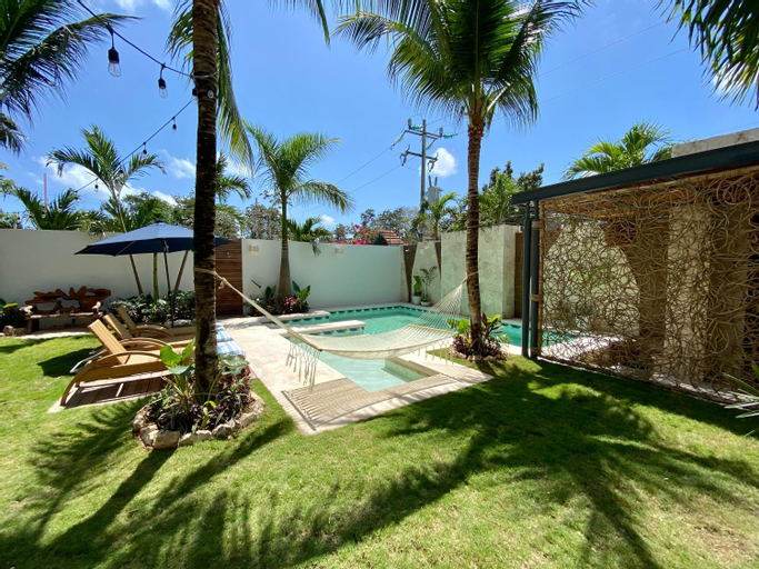 Swimming Pool 13