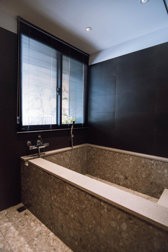 Bathroom 1, Drizzle Inn, Keelung