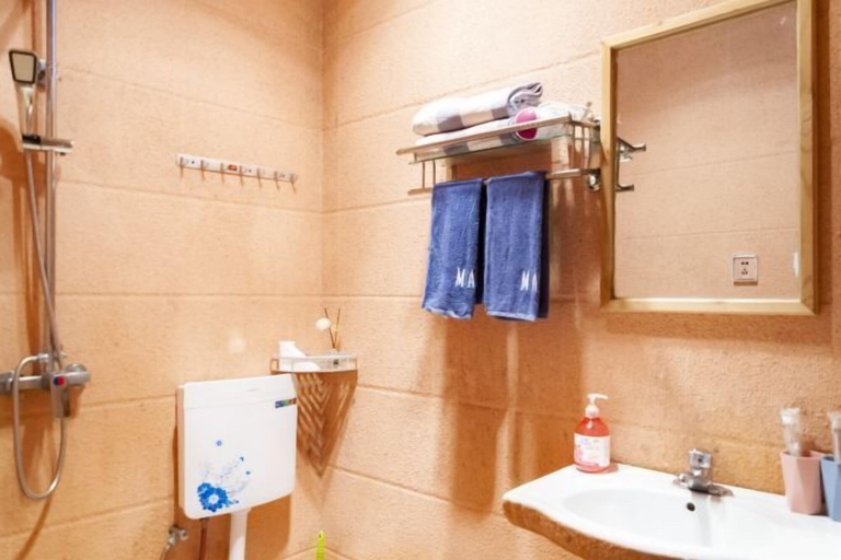 Bathroom 4, V-Hostel, Dali Bai