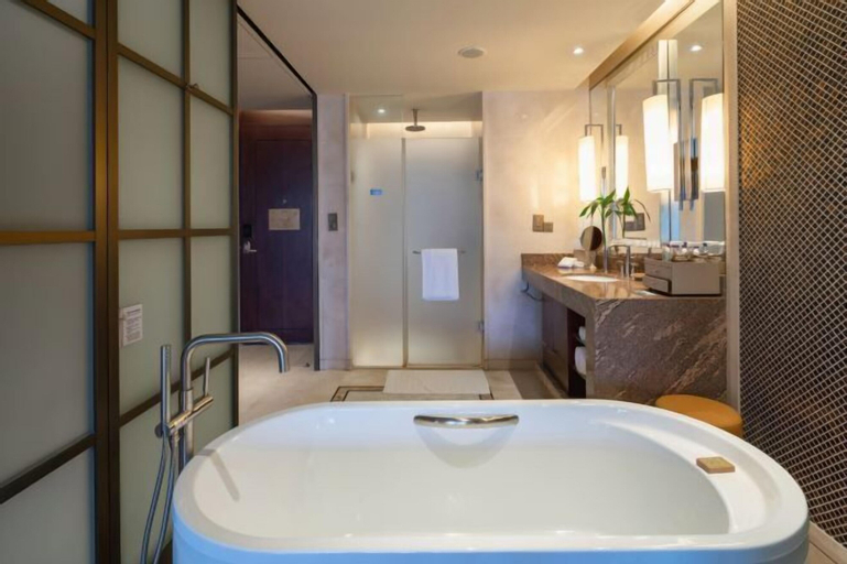 Bathroom 11