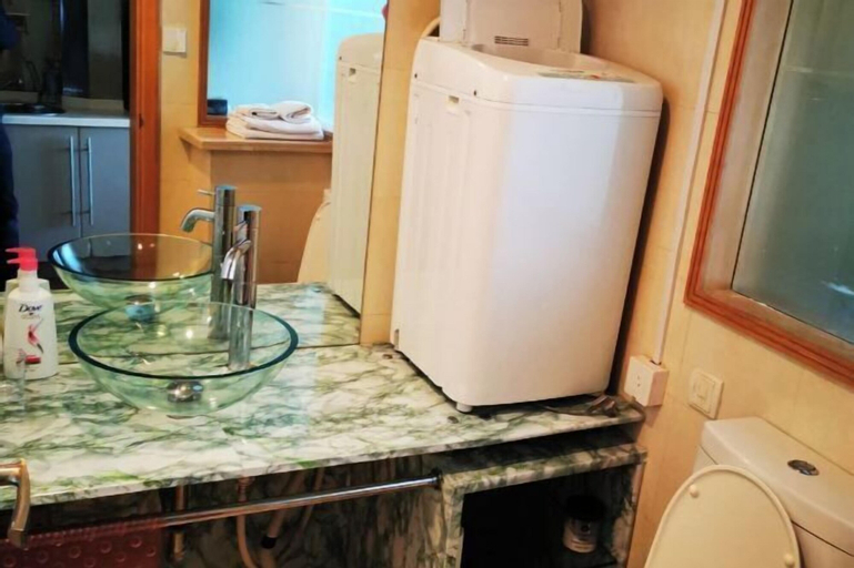 Bathroom 13