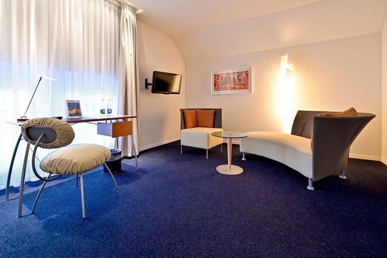 Others 5, Hotel Zofingen, Zofingen