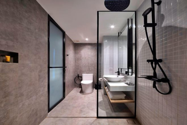 Bathroom 19