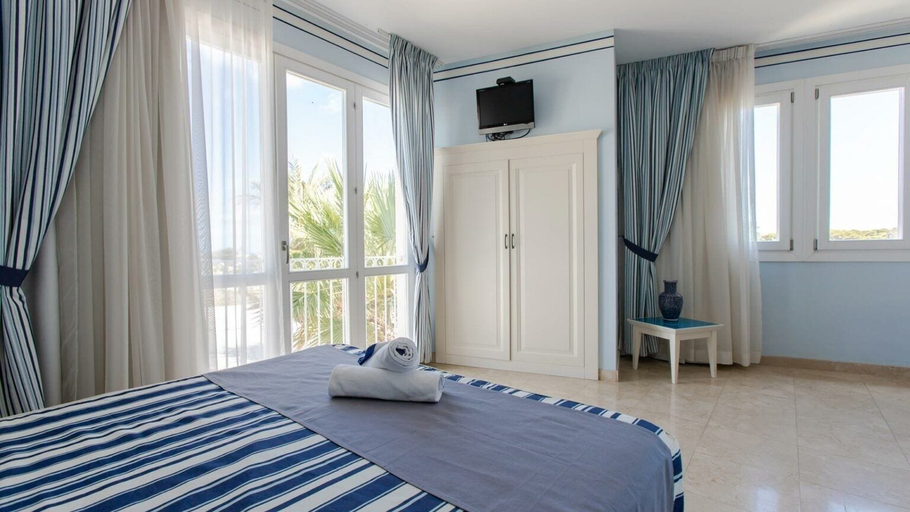 Bedroom 4, Cala La Luna Resort, Trapani