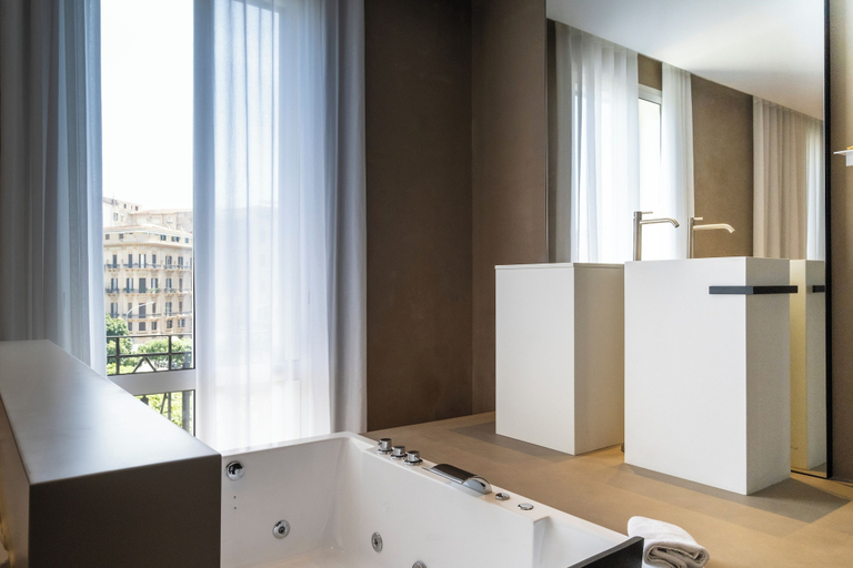 Bathroom 3, Amorgiù Luxury Room, Palermo