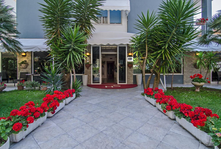 Exterior & Views 2, Hotel Scandinavia, Massa Carrara