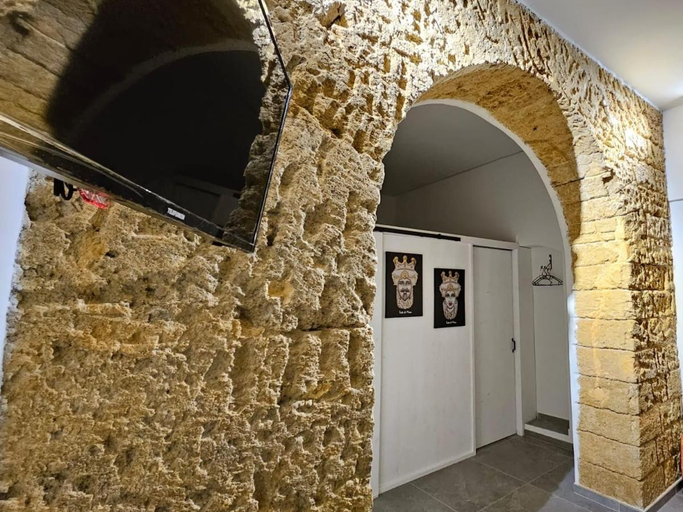 Others 4, Suites Masculu & Fimmina, Palermo
