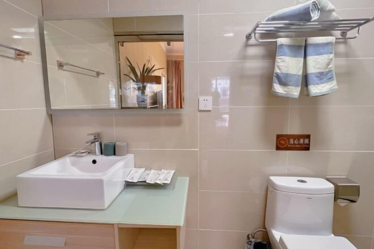Bathroom 3, Welcome Song Hotel, Huangshan