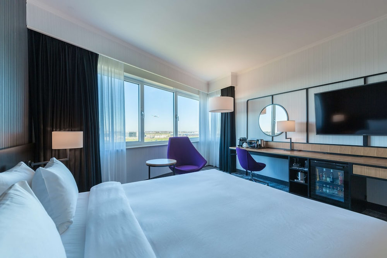Bedroom 2, Radisson Blu Hotel Amsterdam Airport, Haarlemmermeer