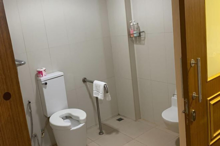 Bathroom 28