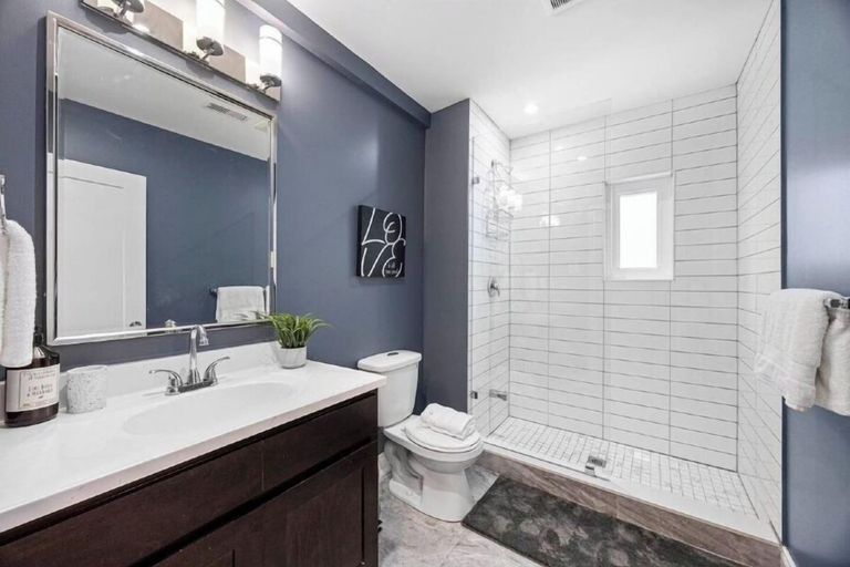 Bathroom 2, Casa St. Clair Hotel, Toronto