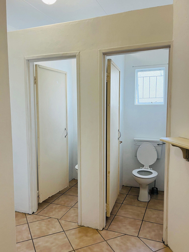 Bathroom, La’ Dukes Resort, Ehlanzeni