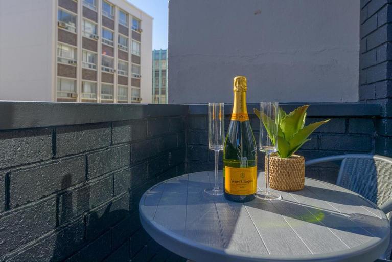 Others 3, Tokyo Apartments - Luxury Family Studio with Balcony, City of Cape Town