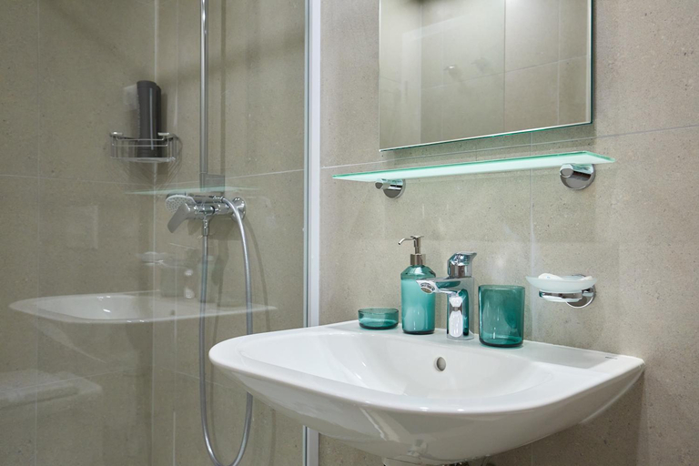 Bathroom 3, DOMINIUM CITY SUITES, Dubrovnik