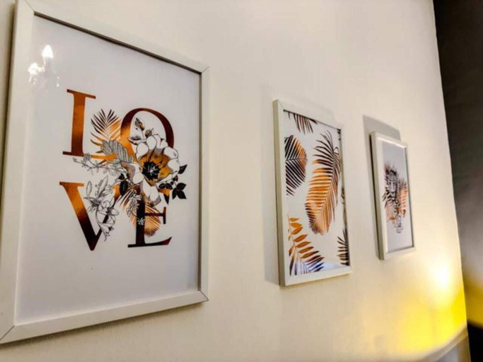Food & Drinks 4, Captivating 2-bed Apartment in Liverpool, Sefton
