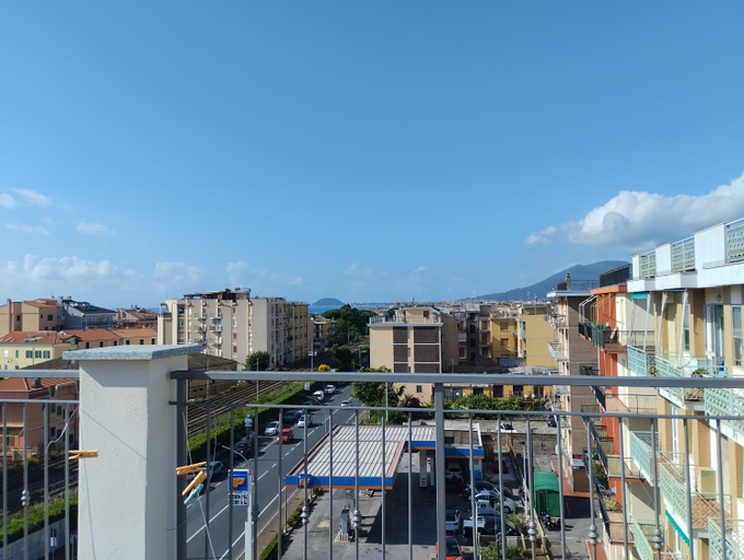 Exterior & Views 12