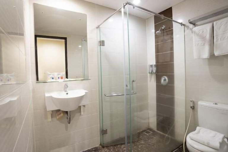 Bathroom 4